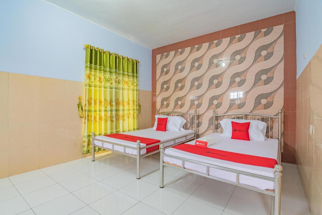 Отель Reddoorz Syariah @ Tambak Mekar Street Subang Djalantjagak Экстерьер фото