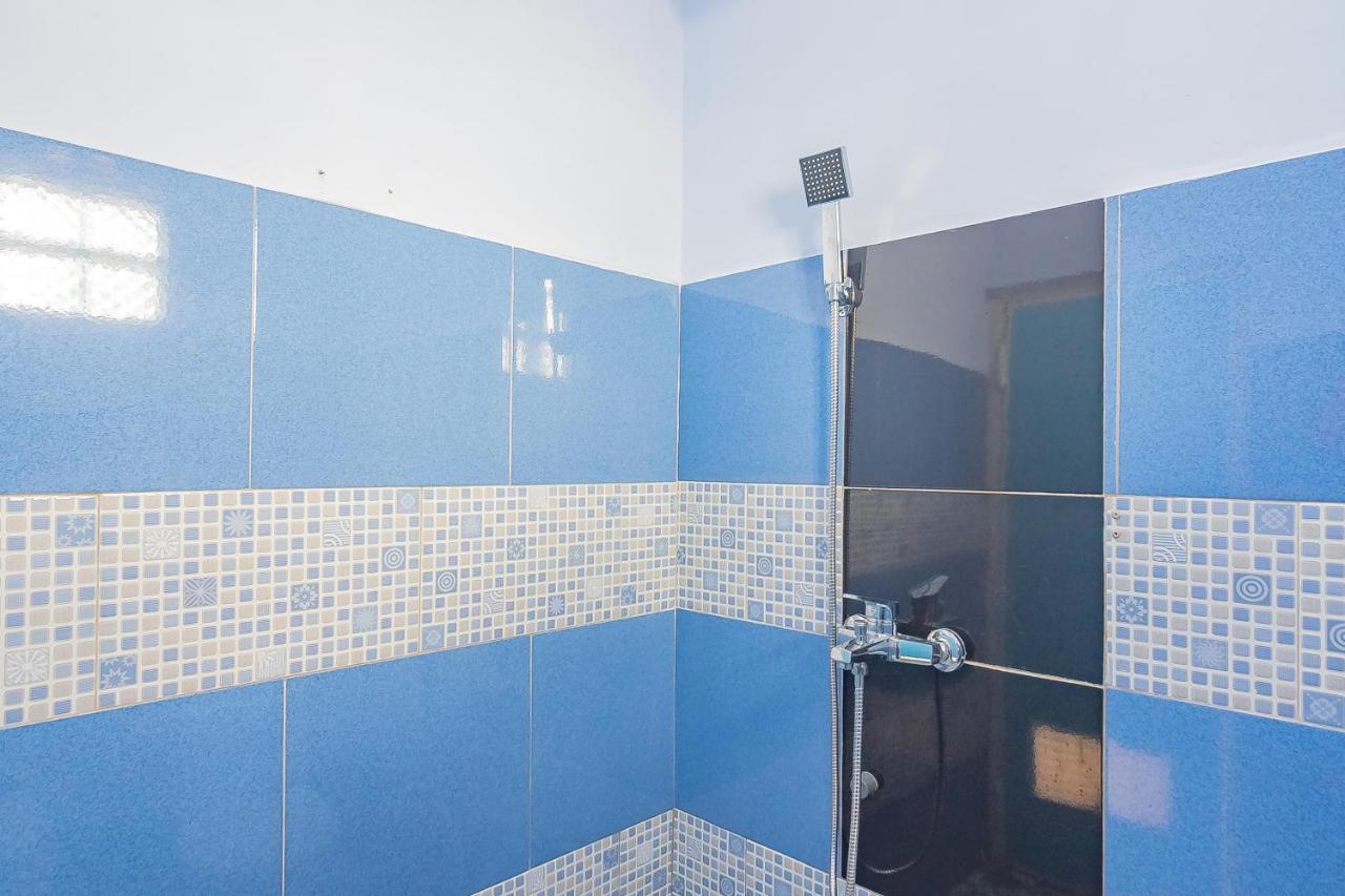 Отель Reddoorz Syariah @ Tambak Mekar Street Subang Djalantjagak Экстерьер фото