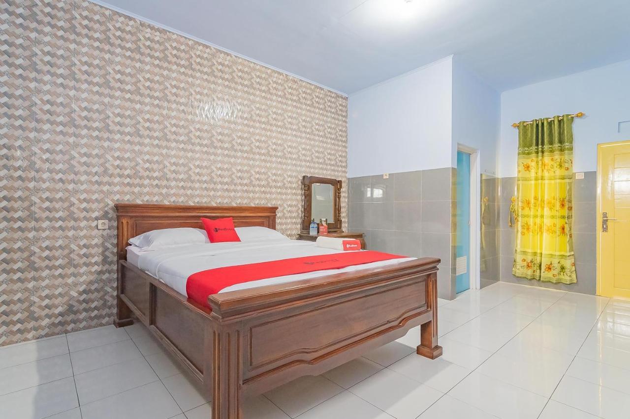 Отель Reddoorz Syariah @ Tambak Mekar Street Subang Djalantjagak Экстерьер фото