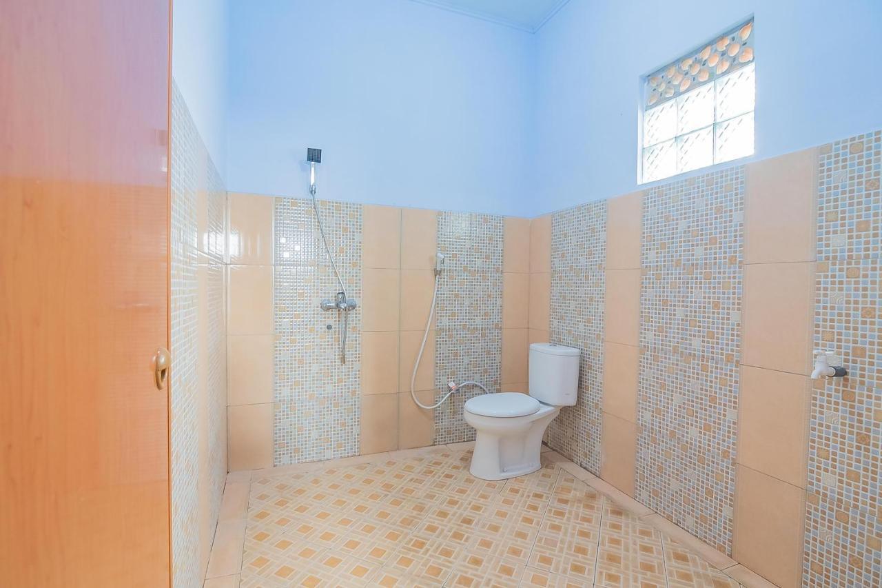 Отель Reddoorz Syariah @ Tambak Mekar Street Subang Djalantjagak Экстерьер фото