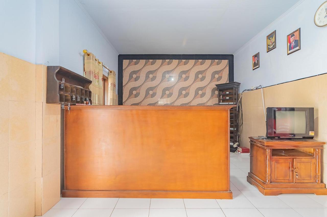 Отель Reddoorz Syariah @ Tambak Mekar Street Subang Djalantjagak Экстерьер фото